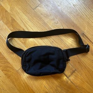 Lululemon Belt bag black
